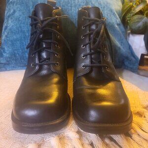 Y2K White Mountain Black Leather Lace-Up Square Toe Boot - Size 9
